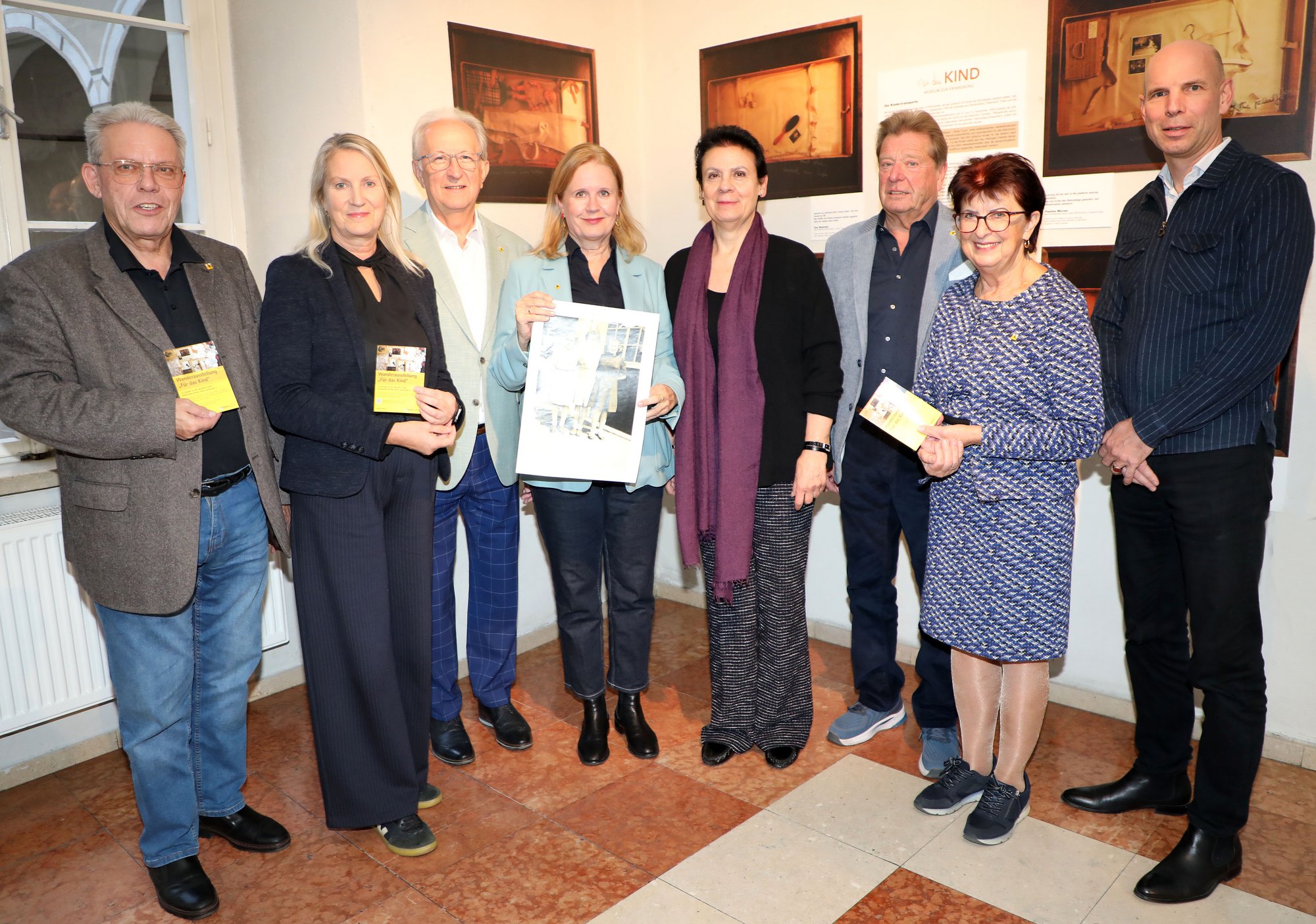 Ausstellung im Kremser Rathaus erinnert an Kindertransporte 1938/39